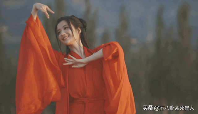 古装女星施法姿势,关晓彤是“五毛钱特效”,杨幂被赞演技爆棚!_腾讯新闻 古装女星施法姿势,关晓彤是“五毛钱特效”,杨幂被赞演技爆棚!_腾讯新闻