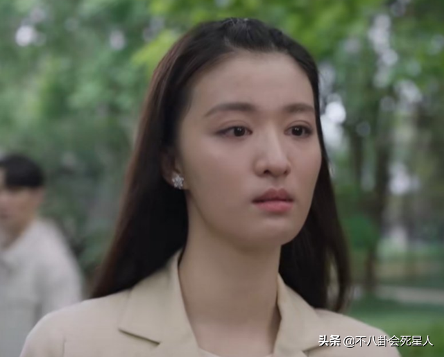 古装女星施法姿势,关晓彤是“五毛钱特效”,杨幂被赞演技爆棚!_腾讯新闻 古装女星施法姿势,关晓彤是“五毛钱特效”,杨幂被赞演技爆棚!_腾讯新闻