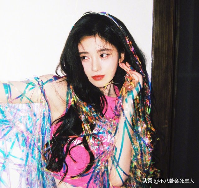 古装女星施法姿势,关晓彤是“五毛钱特效”,杨幂被赞演技爆棚!_腾讯新闻 古装女星施法姿势,关晓彤是“五毛钱特效”,杨幂被赞演技爆棚!_腾讯新闻