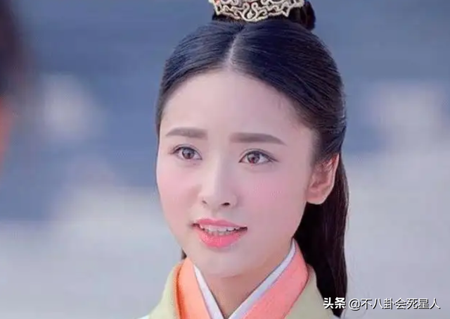 古装女星施法姿势,关晓彤是“五毛钱特效”,杨幂被赞演技爆棚!_腾讯新闻 古装女星施法姿势,关晓彤是“五毛钱特效”,杨幂被赞演技爆棚!_腾讯新闻