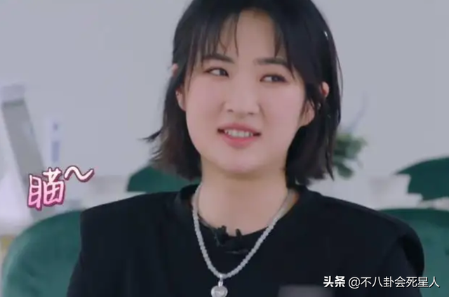 古装女星施法姿势,关晓彤是“五毛钱特效”,杨幂被赞演技爆棚!_腾讯新闻 古装女星施法姿势,关晓彤是“五毛钱特效”,杨幂被赞演技爆棚!_腾讯新闻