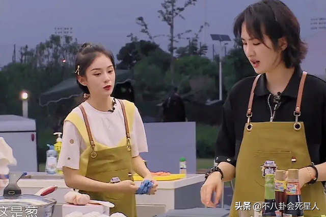 古装女星施法姿势,关晓彤是“五毛钱特效”,杨幂被赞演技爆棚!_腾讯新闻 古装女星施法姿势,关晓彤是“五毛钱特效”,杨幂被赞演技爆棚!_腾讯新闻