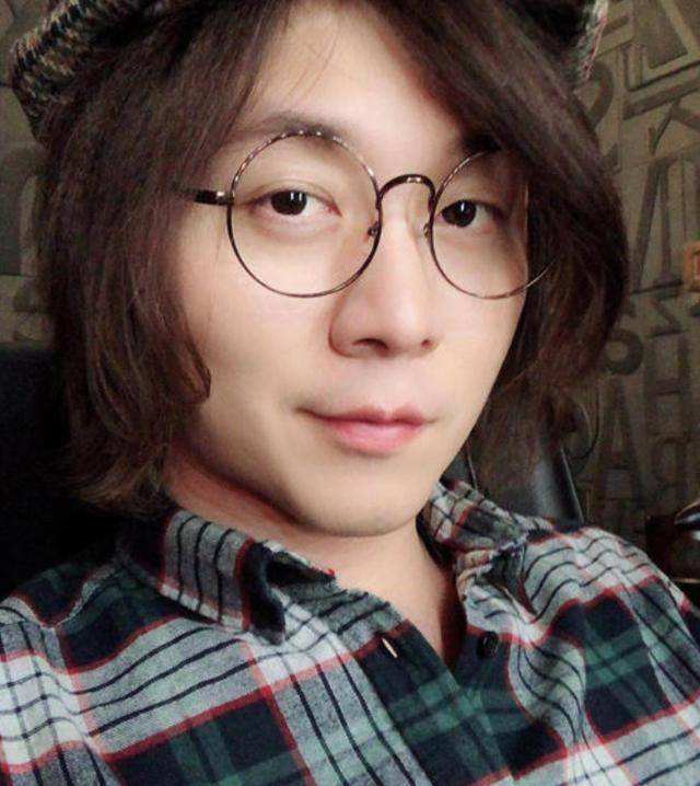 王者荣耀第三个拥有语音包的主播，深受官方力捧，据说比张大仙资源还强_活动_快手_直播的简单介绍