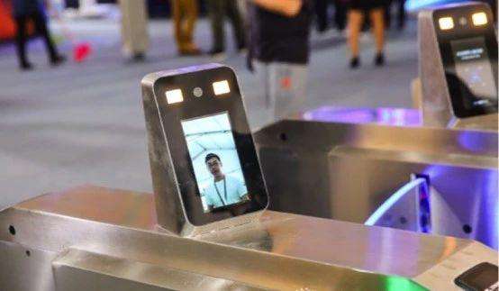 关于刷脸支付风云：阿里腾讯神仙打架，催火三大新风口_凤凰网的信息