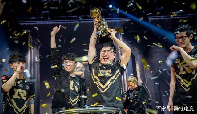 猛犸颠勺、7号的EDG——电竞话题出圈背后隐藏着微博电竞基建的高速成型_玩游戏的简单介绍