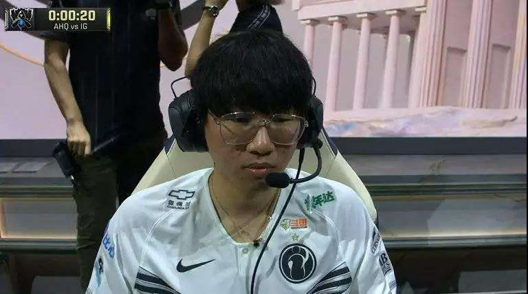 IG斗鱼首秀人气破亿,王校长怒刷300万礼物,JKL:S8皮肤4月上线|斗鱼|校长|皮肤_新浪新闻的简单介绍 IG斗鱼首秀人气破亿,王校长怒刷300万礼物,JKL:S8皮肤4月上线|斗鱼|校长|皮肤_新浪新闻的简单介绍