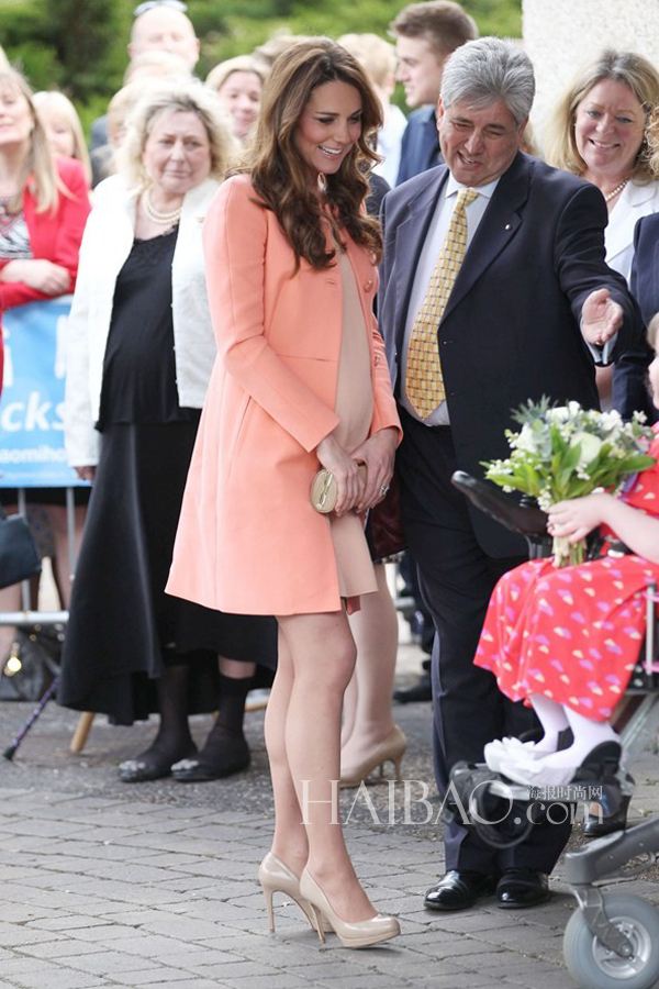 G7峰会，各国夫人拼起了粉色！凯特都没赢过她...|吉尔|威尔弗雷德|拜登|凯莉_网易订阅的简单介绍