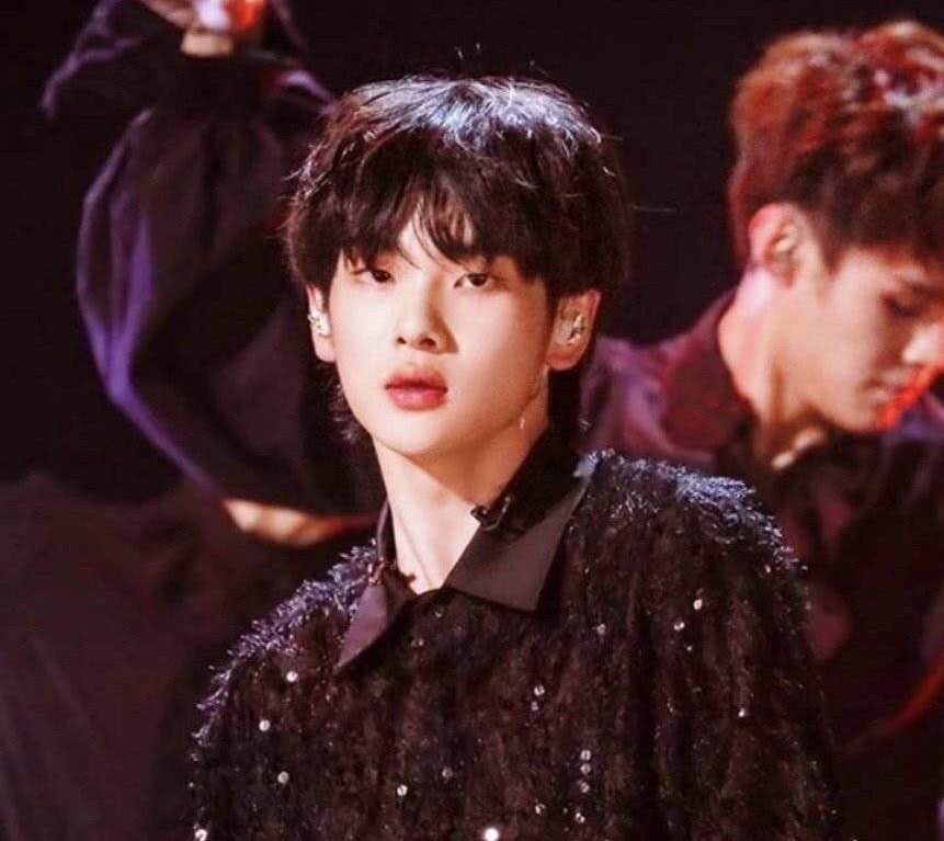 包含鹅外惊喜R1SE安利，何洛洛喊周震南下单_综艺_高清1080P在线观看平台的词条