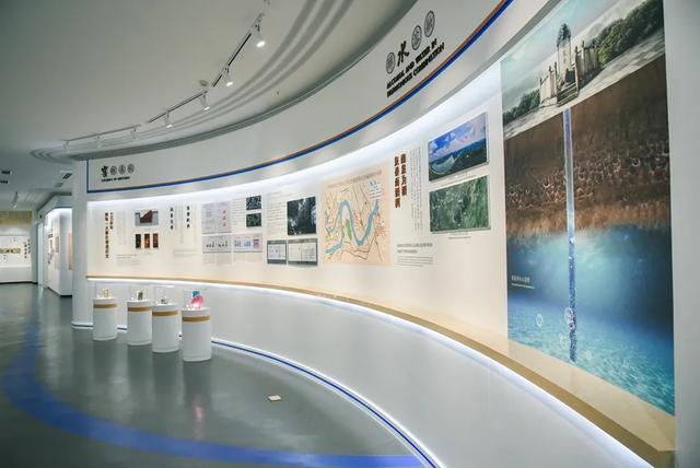 包含观察|《李白》酒城首秀打卡,泸州老窖借船“出海”计现_文化的词条 包含观察|《李白》酒城首秀打卡,泸州老窖借船“出海”计现_文化的词条