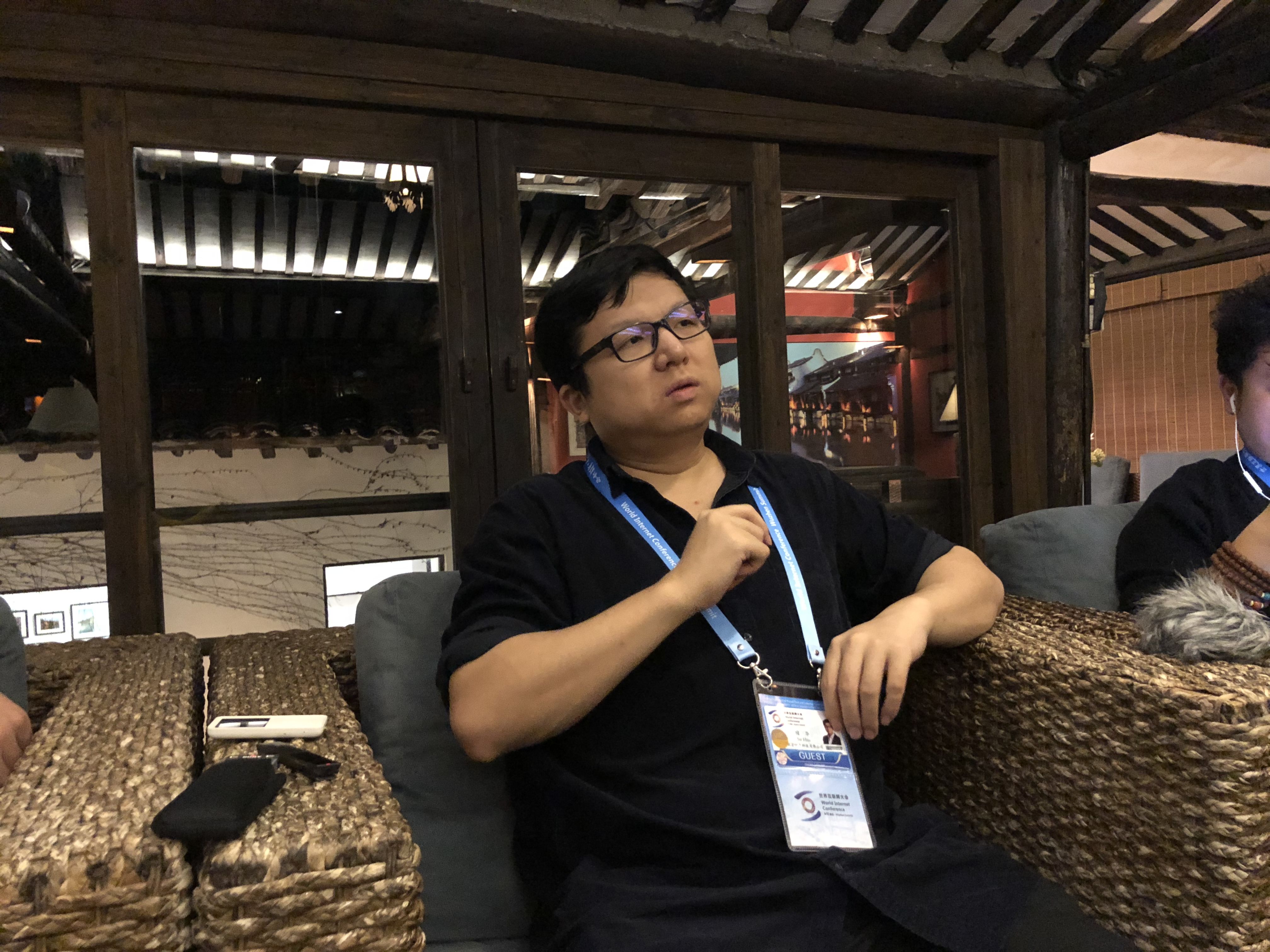 爱彼迎将关闭中国大陆地区业务；338所知名高校课程资源免费开放；快手董事长宿华辟谣被带走调查；滴滴将推进从纽交所退市|互联网快报|途家_网易订阅的简单介绍